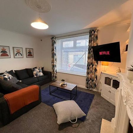 Bridge Place - Spacious Home With Plenty Of Beds! Merthyr Tydfil Exterior photo