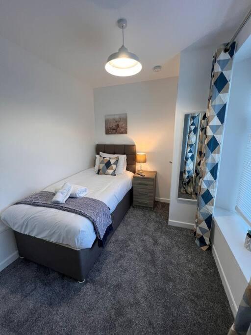Bridge Place - Spacious Home With Plenty Of Beds! Merthyr Tydfil Exterior photo