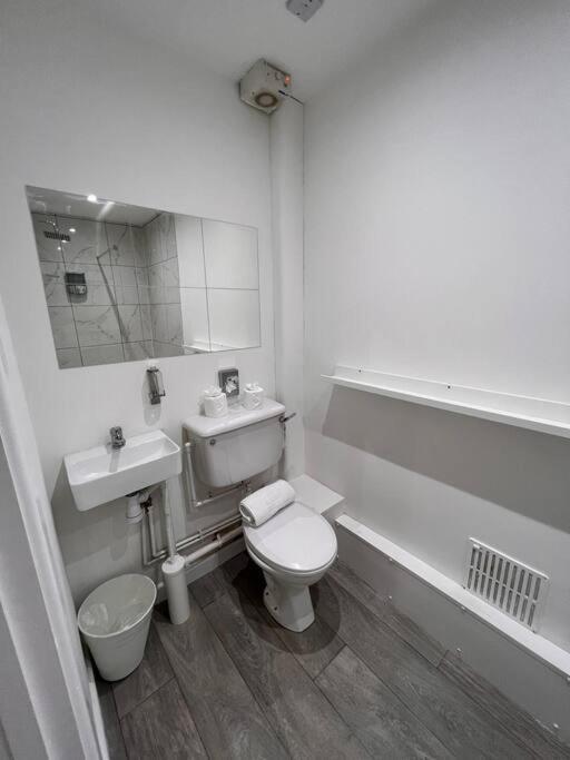 Bridge Place - Spacious Home With Plenty Of Beds! Merthyr Tydfil Exterior photo