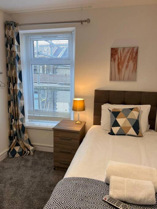 Bridge Place - Spacious Home With Plenty Of Beds! Merthyr Tydfil Exterior photo