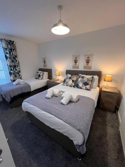 Bridge Place - Spacious Home With Plenty Of Beds! Merthyr Tydfil Exterior photo